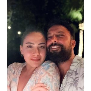 Tarkan Instagram - Bu sıcak yaz günlerinde bir tatil #tbt ’si güzel olur dedim.
Daha önce de fotoğraflar paylaştığım Seyşeller tatilinden işte birkaç kare daha🏝☀️💛

It was an unforgettable holiday. Thanks a lot to @fsseychelles and to my dear friend @ilkertopdemir 🙏🏻😘