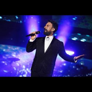 Tarkan Instagram - Dünkü Disney+ lansman gecesinden…💙 @disneyplustr

Sizlerle konserlerde buluşmayı ben de iple çekiyorum bu arada:) 
Ve ben de çok özledim😘

📸: @yigit___eken