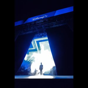 Tarkan Instagram - Dünkü Disney+ lansman gecesinden…💙 @disneyplustr

Sizlerle konserlerde buluşmayı ben de iple çekiyorum bu arada:) 
Ve ben de çok özledim😘

📸: @yigit___eken