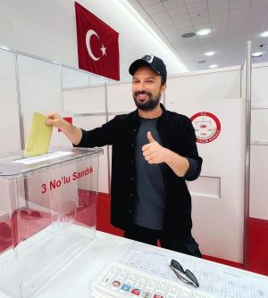 Tarkan Instagram - Ben oyumu verdim🗳️
Vatana, millete hayırlı olsun🙏🏻

#oyver