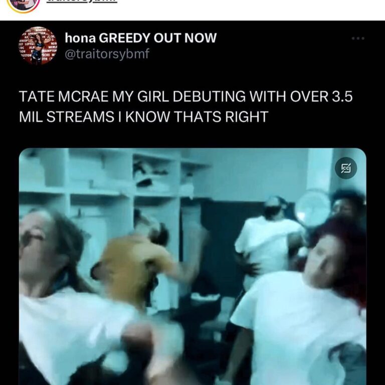 Tate McRae Instagram - greedy is finally out and i could not be more excited:’) THANK U 2 EVERYONE WHO WORKED with me on this vid/song. I love you guys @jasperharris @amyallen @ryantedder ✍🏼💓 thank u @itsbankhead for bein such an inspiration. thank u @aerinmoreno and @bradleyjcalder @skinnybonesjoans @baeth for being the coolest and most talented ppl on the planet. Love you all from the bottom of my heart. thank u sooooo much <3