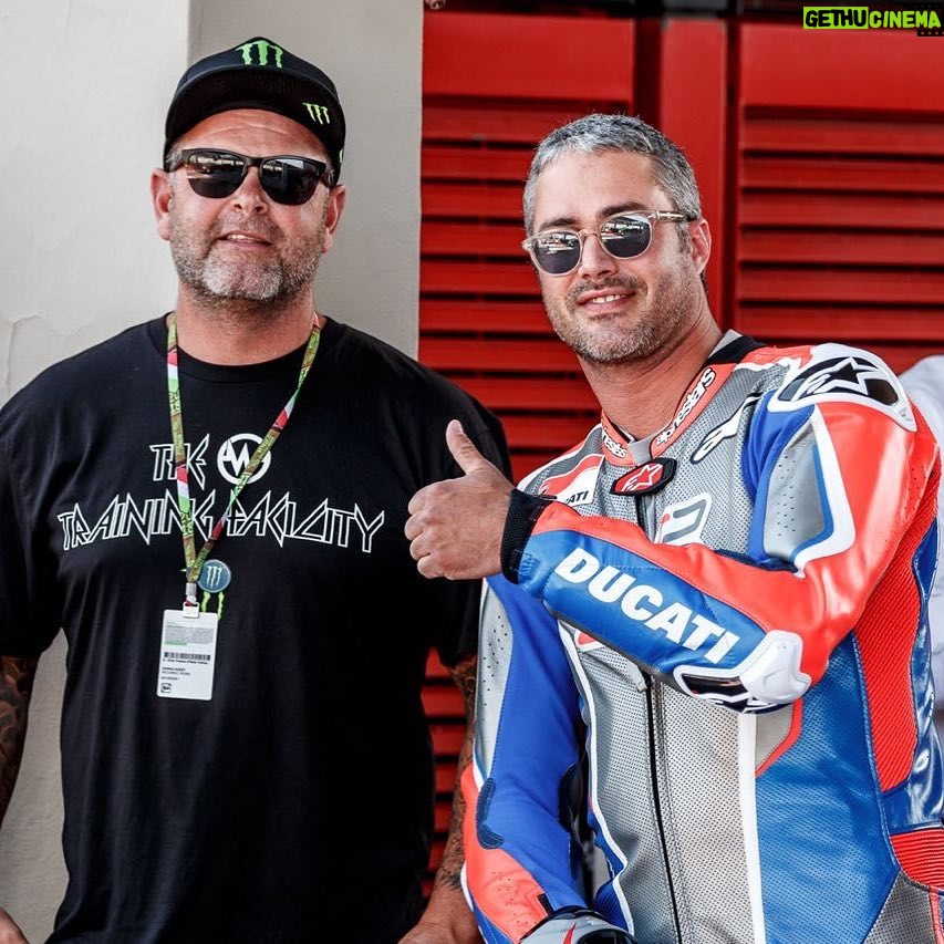 Taylor Kinney Instagram - Amazing weekend in Mugello #ItailainGP Thanks @motogp for taking care of me and @johnnylouch see you soon! Congrats to @jorgelorenzo99 and Ducati on the victory. Mugello Circuit