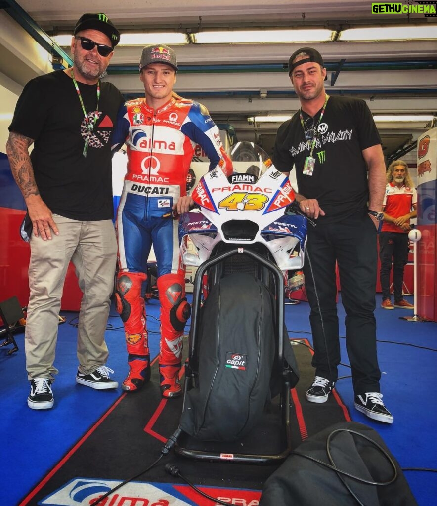 Taylor Kinney Instagram - Stoked to watch @jackmilleraus do his thing in Mugello. #ItalianGP @motogp @Johnnylouch
