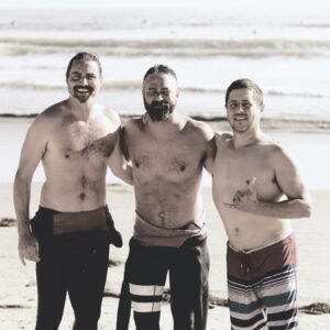 Taylor Kinney Instagram - Brothers trying for 6ft