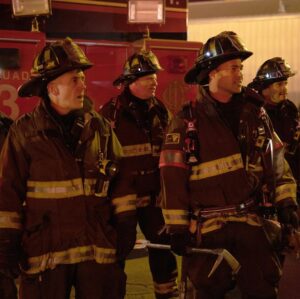 Taylor Kinney Instagram - All new episode of @nbcchicagofire Tonight! Tune in!