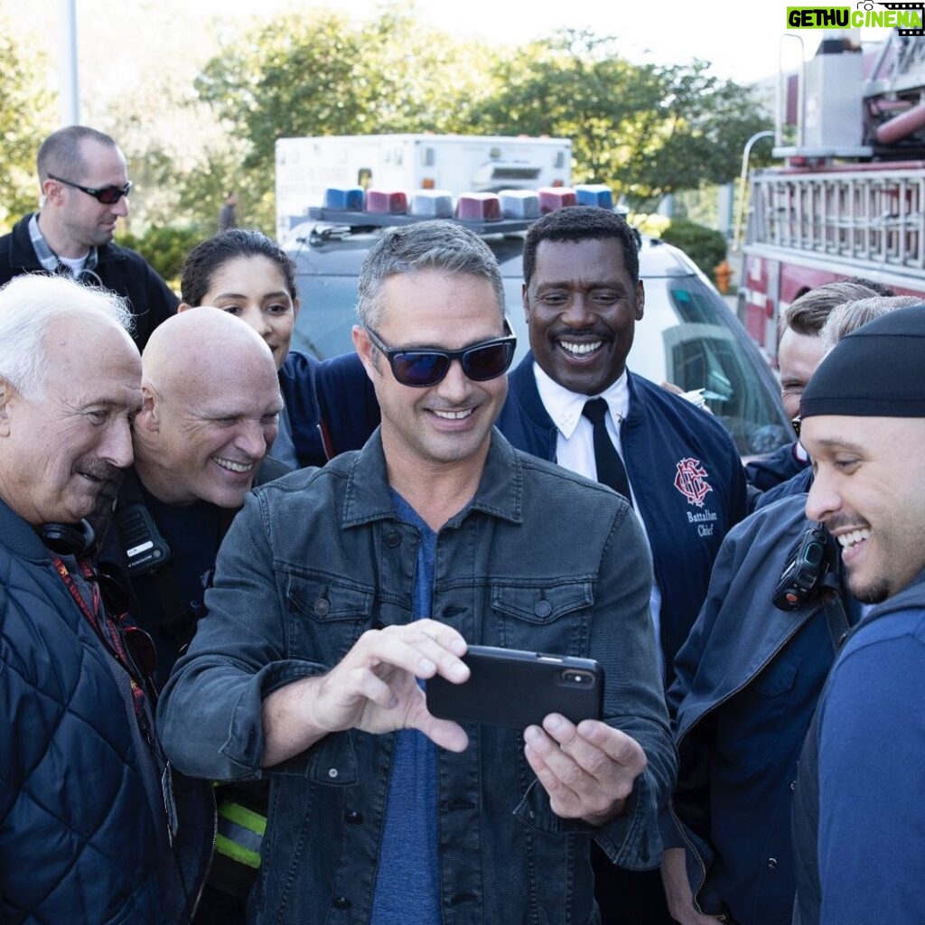 Taylor Kinney Instagram - #chicagofire What do you think we’re watching? All new episode of #chicagofire airs tonight! Stay warm!