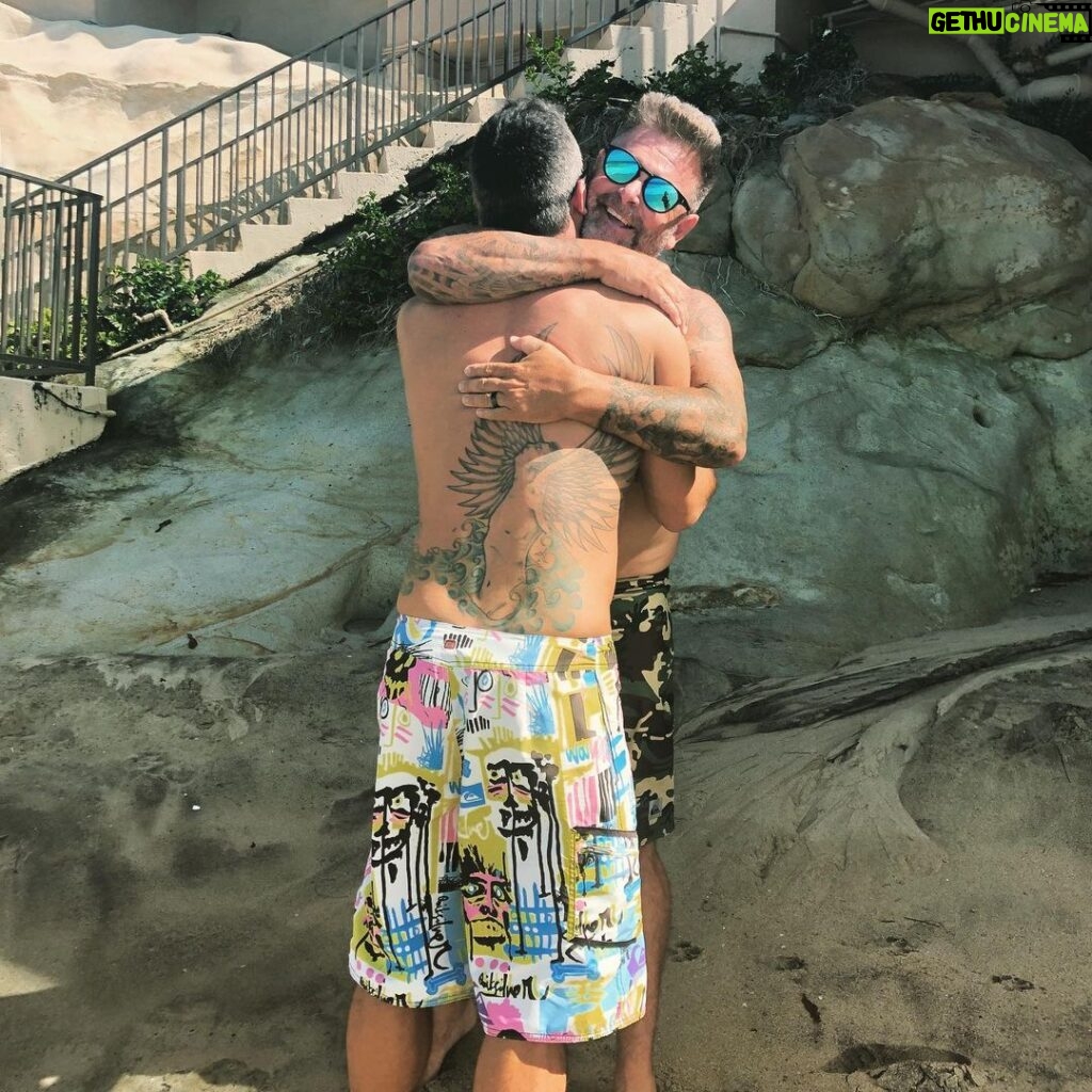 Taylor Kinney Instagram - Love him true friendship @johnnylouch #quitthecrew Surf & Sand Resort