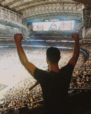 Taylor Lautner Instagram - Night of my life 1997->2024 #goblue