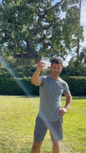 Taylor Lautner Instagram - When the good ole days aren’t hitting like they used to, you’re #GONNANEEDMILK 💪🏽 Some things never change, like getting a glass of milk for added energy and a boost of protein. How’d I do? @gonnaneedmilk #milkpartner