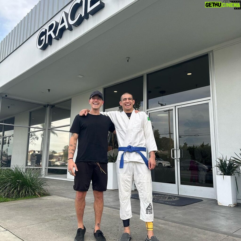 Taz Skylar Instagram - Getting to know and train with @brendanfarnsworth1 over the past few weeks at @gracieuniversityhq has been so awesome! Thanks @renergracie for welcoming me in to the family. I’ll be back soon! Gracie University