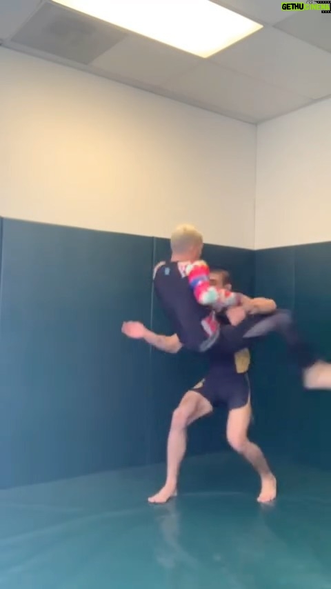 Taz Skylar Instagram - @brendanfarnsworth1 teaching me some flying triangles @gracieuniversityhq 😜🫡🚀🦅🔺