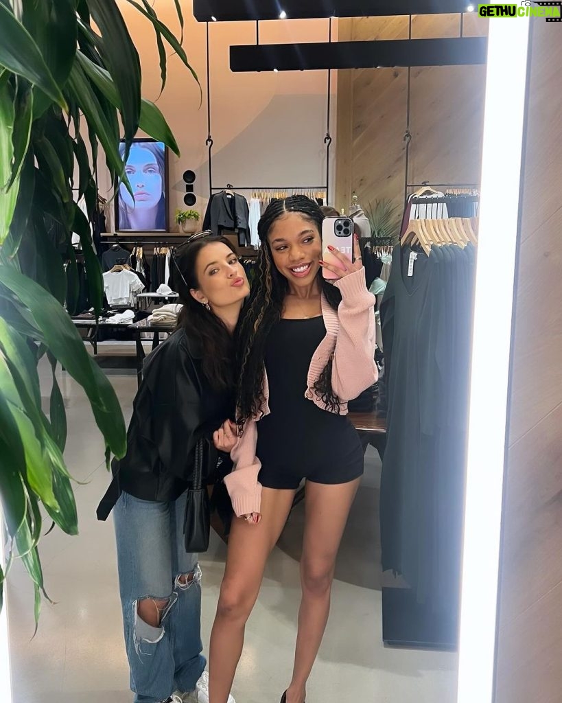 Teala Dunn Instagram - HAPPY BIRTHDAY BEST FRIEND!!! I love you to the moon and back! 🥰🎉 swipe to see us as little teens 😭🥹 Los Angeles, California