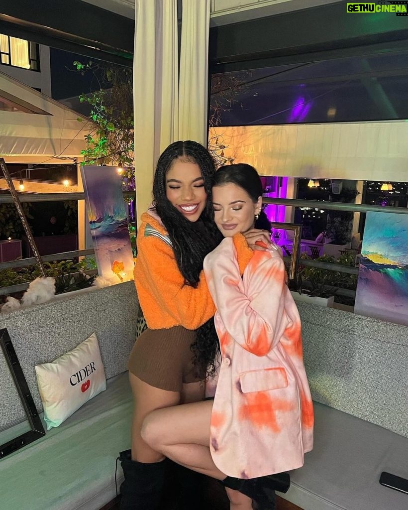 Teala Dunn Instagram - HAPPY BIRTHDAY BEST FRIEND!!! I love you to the moon and back! 🥰🎉 swipe to see us as little teens 😭🥹 Los Angeles, California