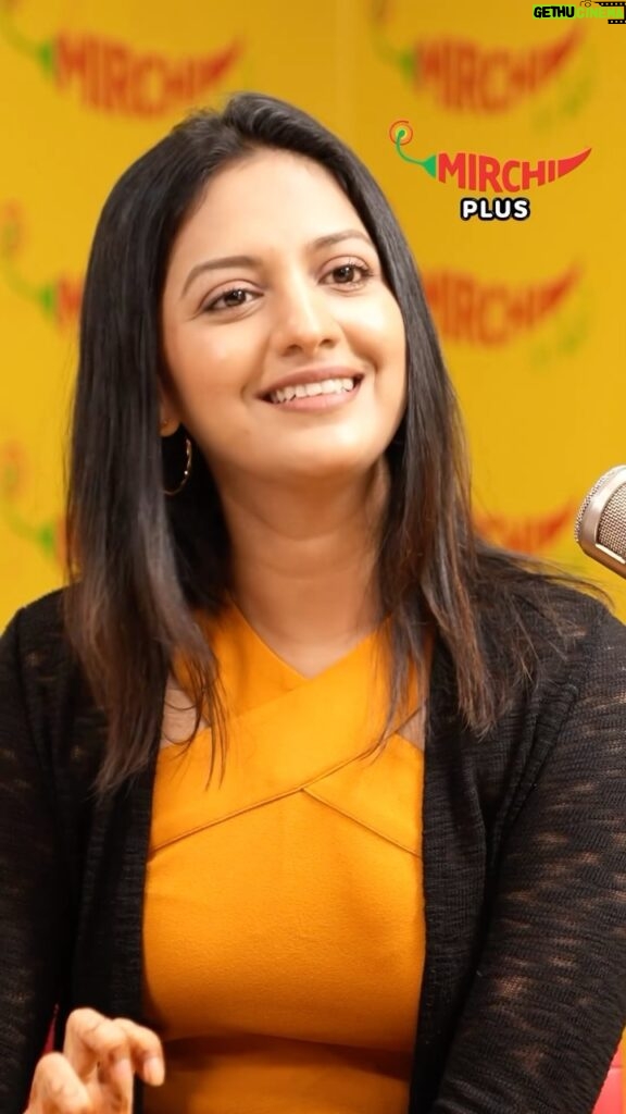 Tejashree Pradhan Instagram - ‘यश’ म्हणजे काय? . . . Full interview coming soon. #tejashripradhan #rjdnyaneshwari #mirchimarathi #panchak #tejashripradhanfana #premachigosht #marathi #success #यश #मराठी #म #mumbai