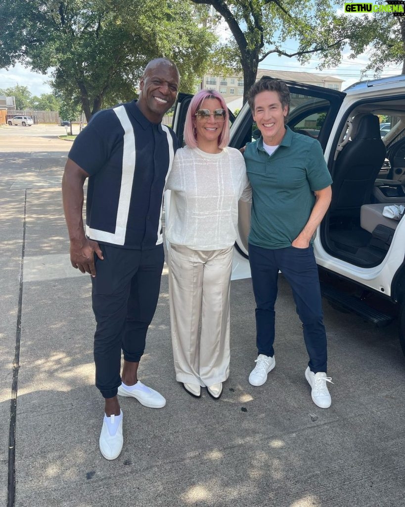 Terry Crews Instagram - @rebeccakingcrews and I had the BEST time at @lakewoodchurch with my good friend @joelosteen today! So honored!