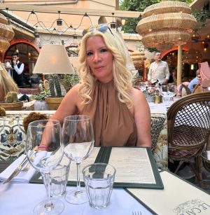 Terry Crews Instagram - It’s Christmas Eve— that means HAPPY BIRTHDAY to the most wonderful woman I’ve ever known. So precious, so beautiful, and so wise— I am privileged and honored to be the man she chose to be her partner in this life. It’s fitting she was born on this day, because @rebeccakingcrews is a GIFT to me, her family, the world, and anyone who’s had the pleasure of knowing her. 

Please wish her a HAPPY BIRTHDAY!
❤️❤️❤️❤️🔥🔥🔥🔥