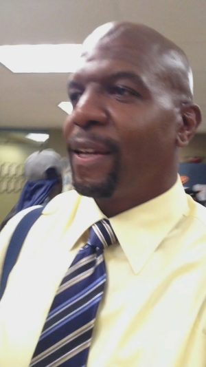 Terry Crews Instagram - In honor of the FIRST FOUR SEASONS of @brooklyn99 hitting @netflix TOMORROW in AMERICA for the FIRST TIME! Some behind the scenes video! ENJOY!

We love and miss you Andre… @andrebraugher 🥺