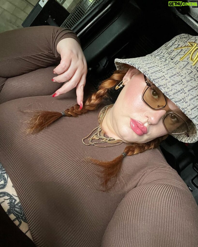 Tess Holliday Instagram - In my underestimate & find out era… so here’s some selfies of my week so far & what I’m about to drop on y’all 😛😒🤎 #selfiesonselfies Your Girlfriend's House