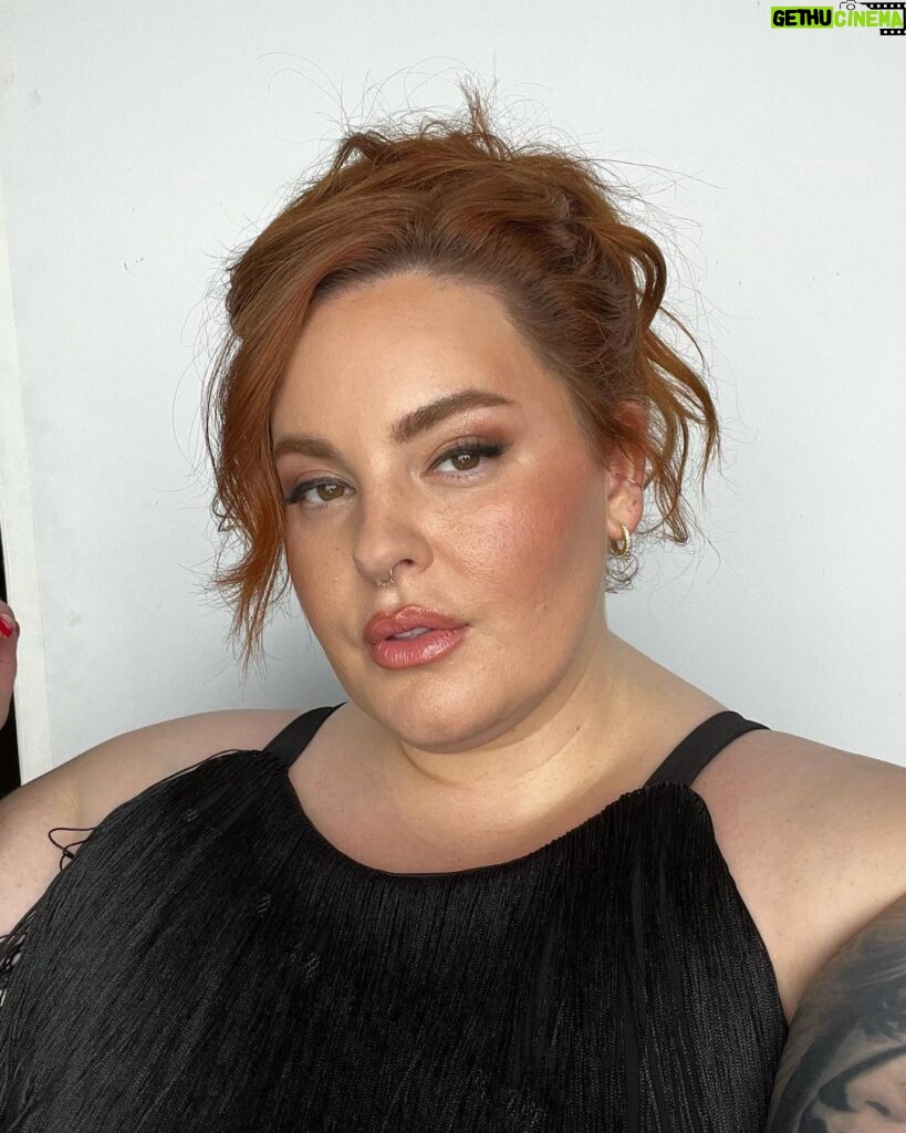 Tess Holliday Instagram - In my underestimate & find out era… so here’s some selfies of my week so far & what I’m about to drop on y’all 😛😒🤎 #selfiesonselfies Your Girlfriend's House