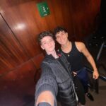 Théo Medon Instagram - de um dia onde eu assisti um dos MELHORES MUSICAIS DA VIDA O Rei Leão - O Musical! ASSITAM! @t4fmusicais #theomedon #reileão #musical