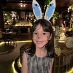 Théo Medon Instagram - Noite de ontem incrível com amigos no meu restaurante favorito @chalezinho ♥️ ( arrasta pro lado e confere que o pai tem molejo😎) Tá aberta a temporada da Páscoa Mágica! 🐰 #theomedon #eraumavezumchalezinho #amigos