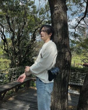 Thanat Lowkhunsombat Instagram - 🤓🌲