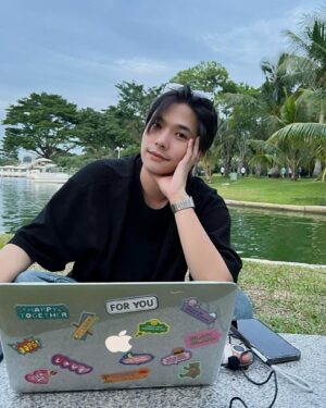 Thanat Lowkhunsombat Instagram - 🎼🌞🌴
