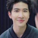 Thanawat Ratanakitpaisan Instagram - L'Oreal Paris Chiffon Signature แท่งนี้ไงครับ ⚡️ ไอเท็มไม่ลับ ที่ข้าวตังพกติดกระเป๋าไว้เติมความสดใสให้ตัวเอง 🥳 ลิปเนื้อซอฟท์แมท สัมผัสนุ่มละมุน เบลนด์แล้วดูฟุ้ง บางเบา ผู้ชายก็ใช้ได้ ข้าวตังใช้เบอร์ 223 😚 ทาแล้วริมฝีปากดูสุขภาพดีมาก 🎄🎁Festive Season นี้ใครหาของขวัญให้ตัวเองอยู่ แนะนำเลยครับ แล้วจะไม่ผิดหวังแน่นอน!! 🥰 #LOrealMakeupTH