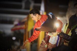 Thanawat Wattanaputi Instagram - ภูมิใจที่ได้เป็นส่วนหนึ่งในการเเสดงในงานมหรสพสมโภช เนื่องในงานพระราชพิธีบรมราชาภิเษก #ขอบคุณกำลังใจจากน้องๆของพี่ #รักก็คือรัก