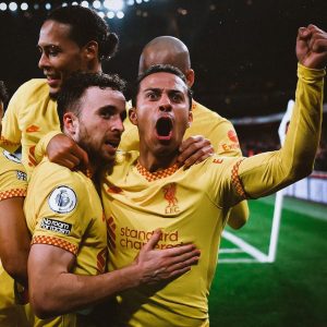 Thiago Alcántara Instagram - 🤪
A huge one!!! #YNWA