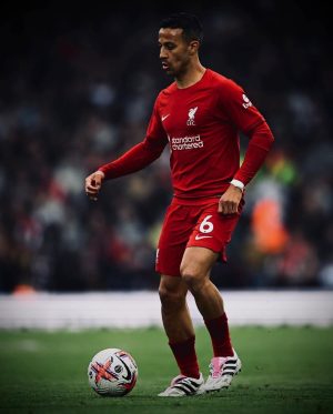 Thiago Alcántara Instagram - we are all in this together.
#YNWA @liverpoolfc