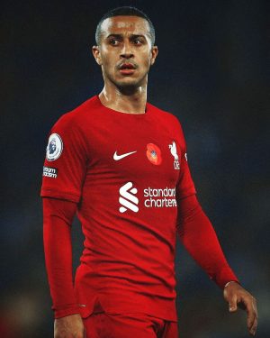 Thiago Alcántara Instagram - See u soon. #YNWA
