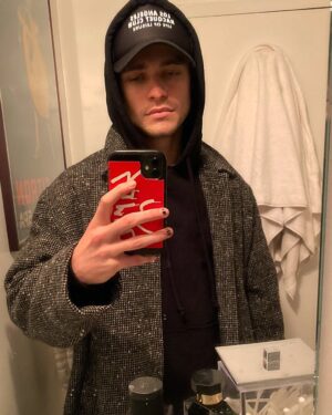 Thomas Doherty Instagram - 👼🏼