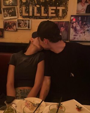 Thomas Doherty Instagram - HB to my favourite human, the most beautifully strange, wise, loving human. 💋