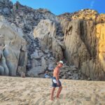 Thomas Kuc Instagram - un sombrero blanco Cabo San Lucas, Mexico