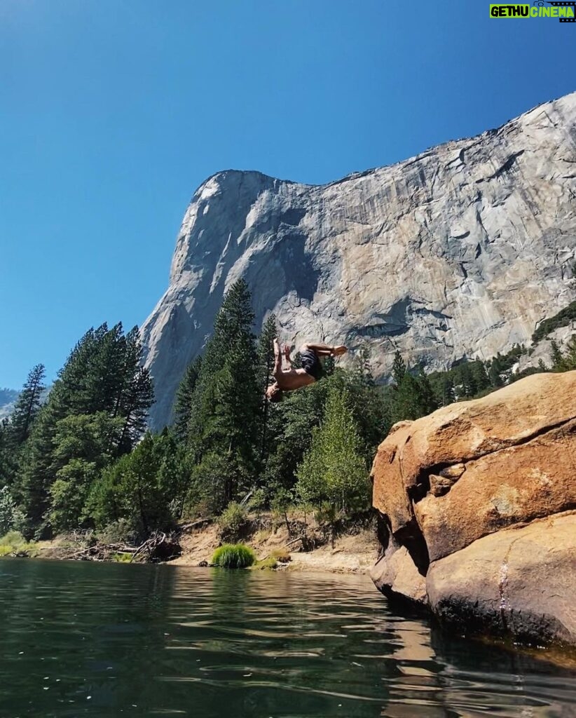 Thomas Kuc Instagram - I can now say I did a backflip in front of El Capitan El Capitan, Yosemite
