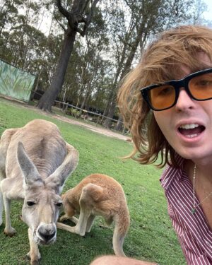 Thomas Raggi Instagram - I found new bandmates 🦘