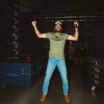 Thomas Rhett Instagram - The calm before the (epic) storm in Jacksonville ⚡️ Orlando, see y’all soon! 📸: @graysongregory Florida