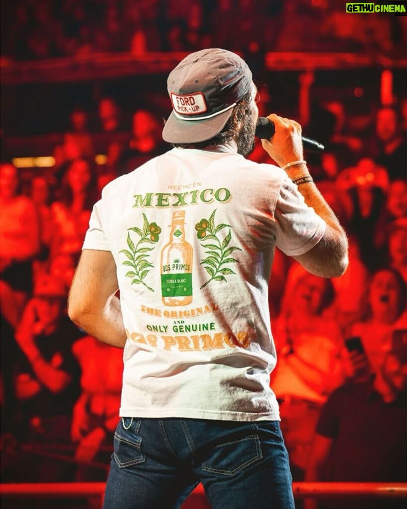 Thomas Rhett Instagram - Thinking of our friends down in tequila country as they celebrate Mexican Independence Day. Here’s to free livin’ and forging your own path. . Please Enjoy Responsibly. 21+ Only. . #DosPrimos #Tequila #DosPrimosTequila #Mexico #MexicanIndependenceDay