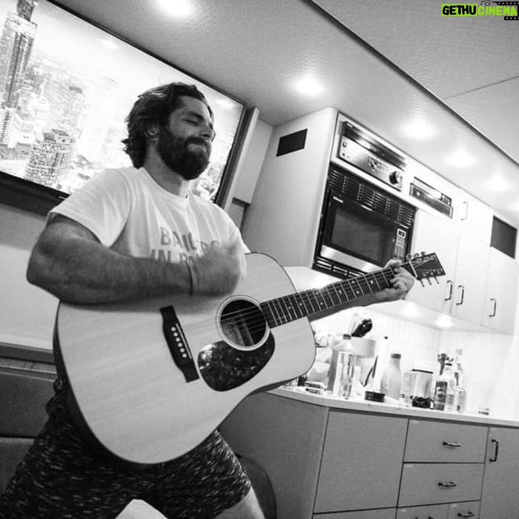 Thomas Rhett Instagram - Final stop on the trip down memory lane before the 20 number ones project comes out next week!! Right back to where we started… #wherewestarted #20numberones Nashville, Tennessee