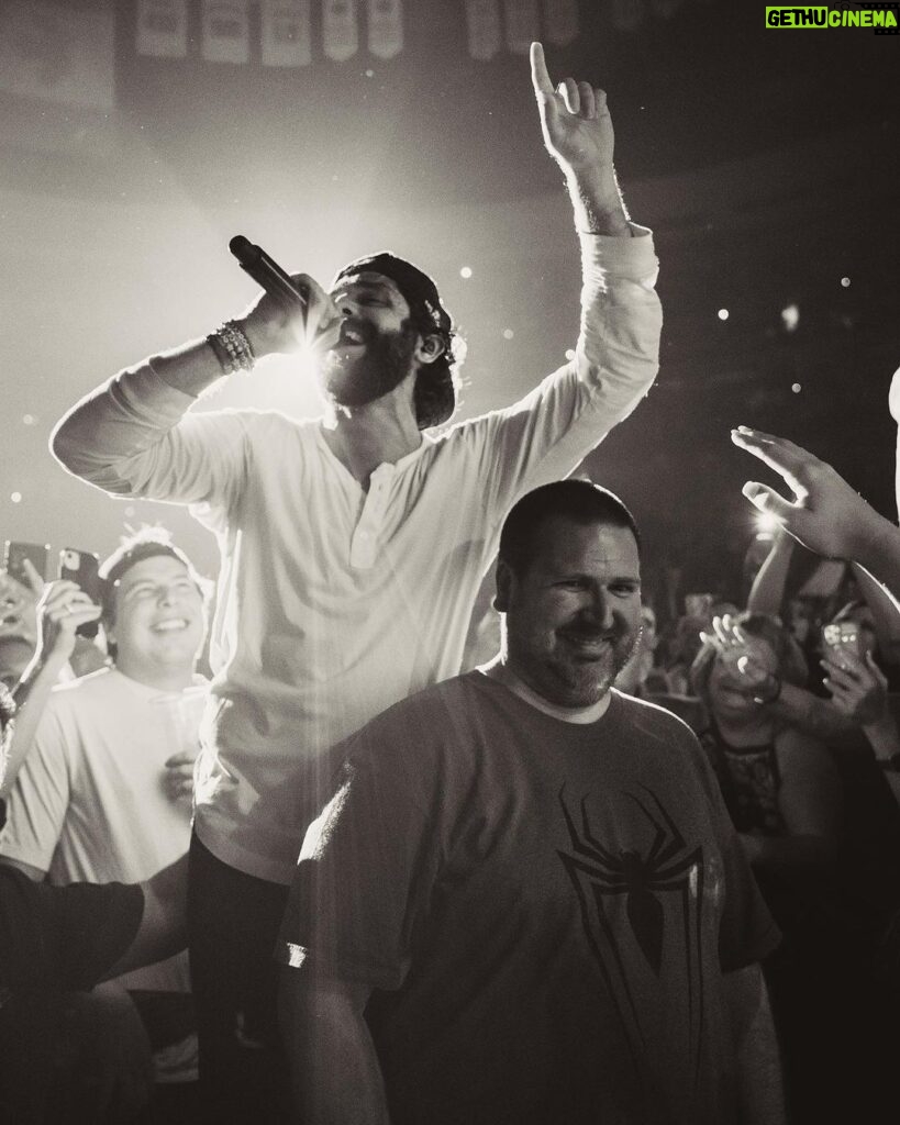 Thomas Rhett Instagram - DENVER - we love ya. Thanks for such a fun show on Saturday night! Already can’t wait to come back and see y’all 🚀 📸: @graysongregory #hometeamtour23 Ball Arena