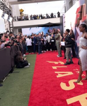 Thuso Mbedu Instagram - The Flash premiere. 
On a new level 🚀 

Dress: @reformation 
Necklace: @angarajewelry 
Bag: @prada 
Makeup: @makeupbyhendra 
Driven by: @porscheusa
