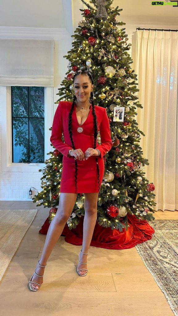 Tia Mowry Instagram - The holidays hold a special place in my heart, with its unique blend of warmth, yummy aromas, delicious treats, charming decor, and precious family time. It’s a combination of wonder and joy, making this time of year magical. Plus, I love decorating my home because I see how much the kids’ eyes light up when the tree is up and decorated. I love being a little “extra” just to see them excited ✨🎄🎁