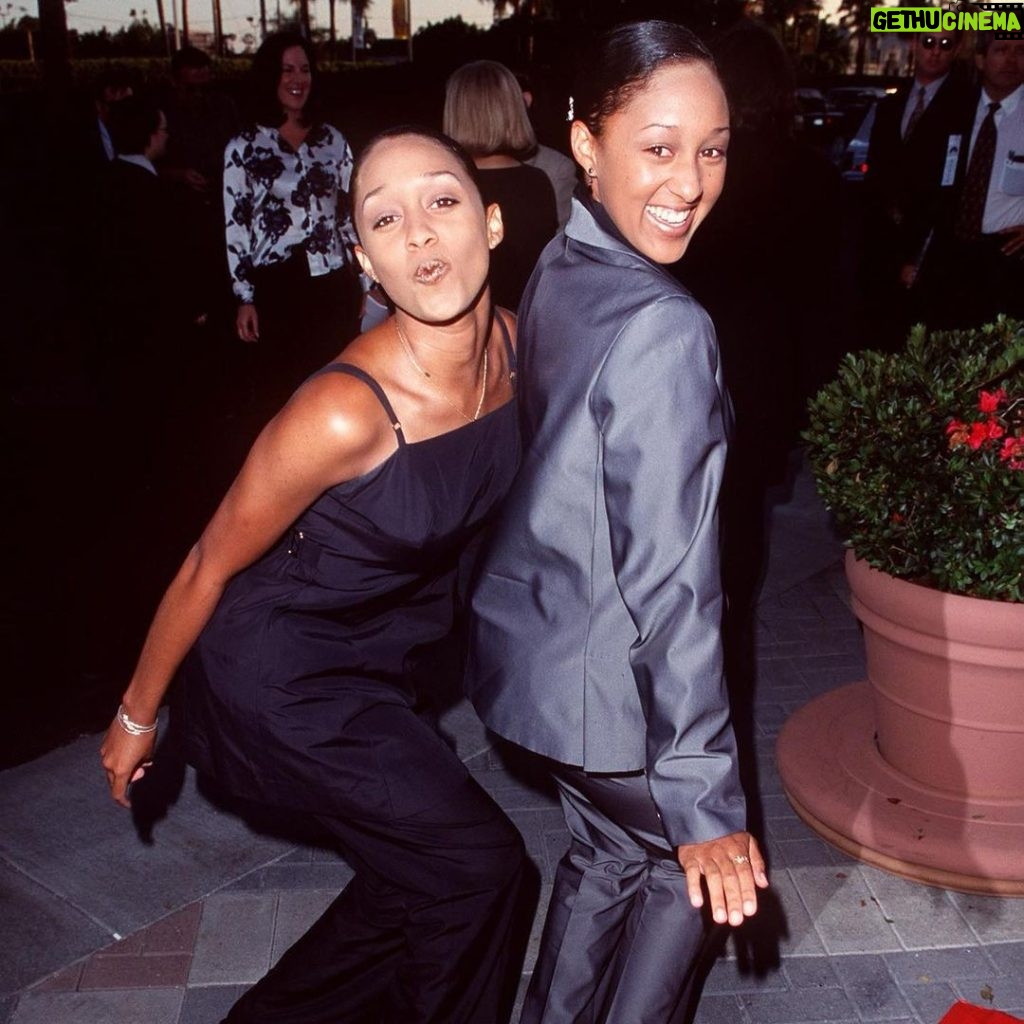 Tia Mowry Instagram - Personally, I think @tameramowrytwo and I were serving 90’s fashion icons. Should we recreate some of these looks? 😂