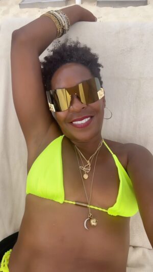 Tichina Arnold Instagram - I must admit, the journey of returning to nurturing my natural hair again, has been an arduous one. I didn’t realize my forehead was so big. Damn. Lol! Song: #HigherCalling Artists: @missjillscott & @bigkrit
