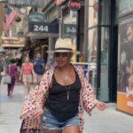 Tichina Arnold Instagram - Ok! Who’s coming tonight?! Would love to see your face up in the place. @54below me & @bethbehrs Let’s go NYC! We in da buildin! Miss my city.
