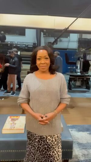 Tichina Arnold Instagram - “I’m TICHINA ARNOLD” and #OfCourse … @kevinpollak123 & @terrycrews @cedtheentertainer @iammaxgreenfield @mrmarcelspears @bethbehrs