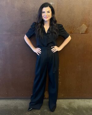 Tiffani Thiessen Instagram - I don’t remember the last time I got dressed up for 7 straight days! This was so fun. #ootd #ootw #booktour #fbf
