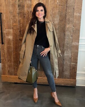 Tiffani Thiessen Instagram - I don’t remember the last time I got dressed up for 7 straight days! This was so fun. #ootd #ootw #booktour #fbf