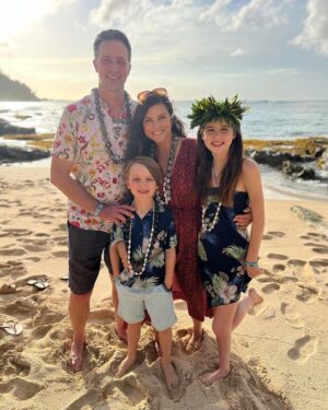 Tiffani Thiessen Instagram - We may never leave 🤙🏼